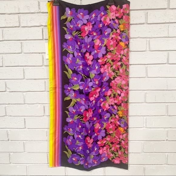 Gucci Silk Degrade Black Multicolor Floral Square Scarf - Picture 7 of 15